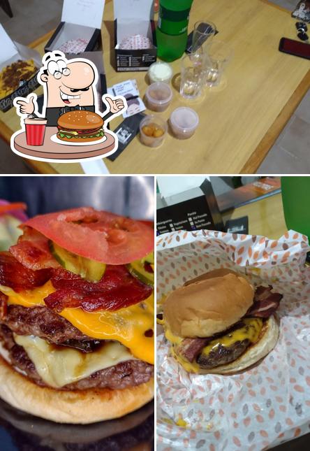 Peça um dos hambúrgueres servidos no Original Garage Burger