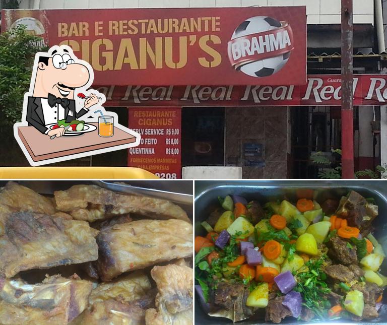 Entre diversos coisas, comida e exterior podem ser encontrados no Restaurante Ciganos