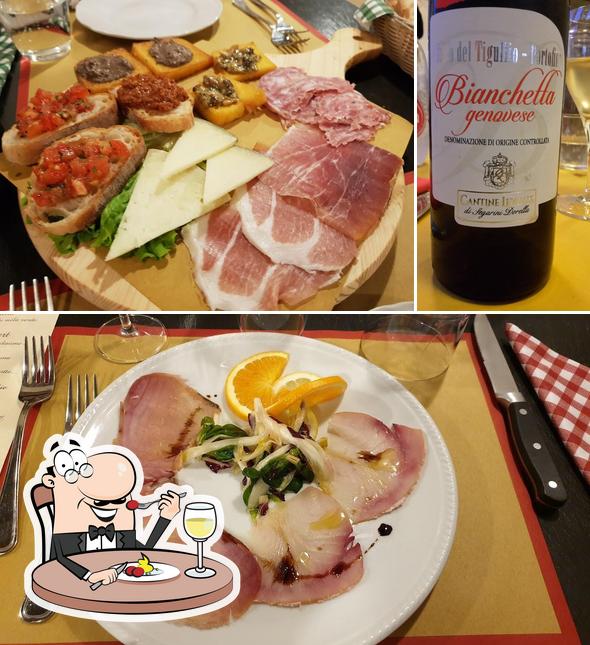 La cibo e alcol del ristorante