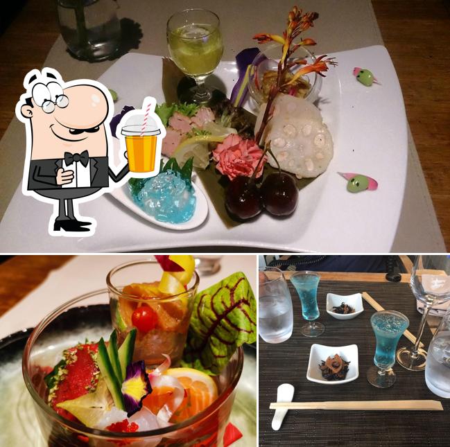Genießt ein heißes Getränk im En Japanese kitchen & Sake bar
