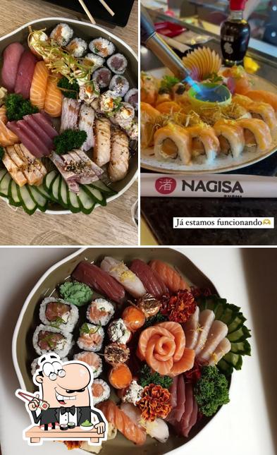 Rolos de sushi são servidos no Nagisa Sushi