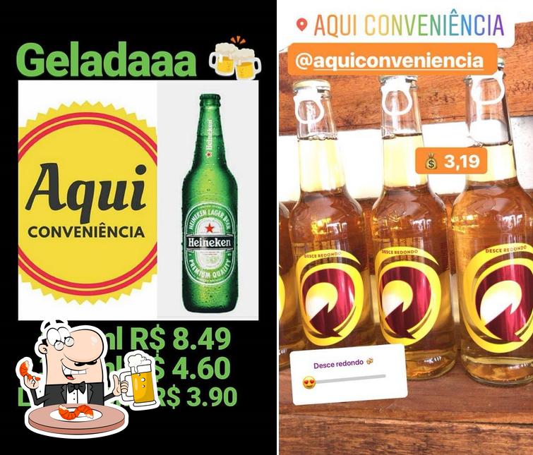 Desfute um copo de cerveja leve ou escura