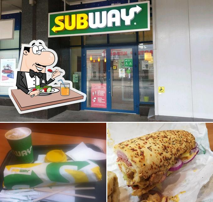 Взгляните на эту фотографию, где видны еда и внешнее оформление в Subway