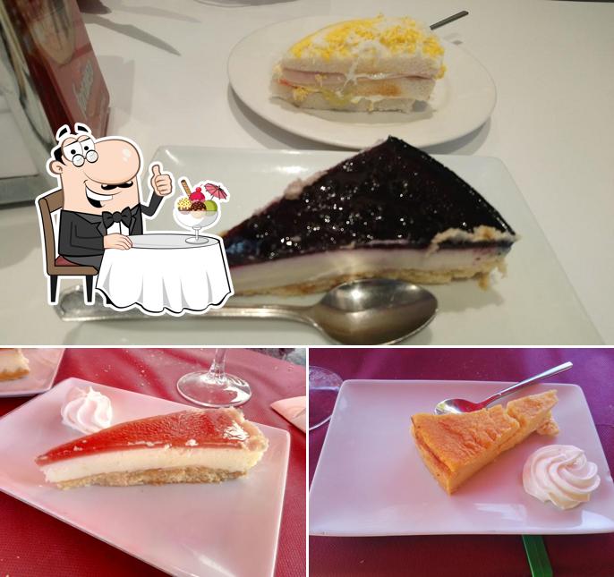 Cafeteria Cíes Cruces offers a range of sweet dishes