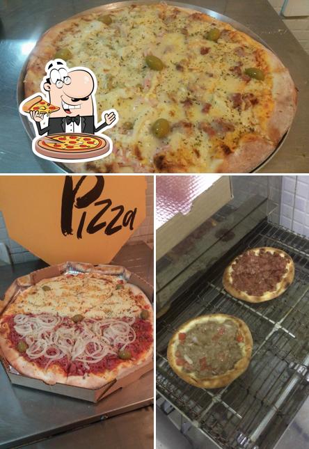 Try out pizza at Dan Diego Pizzas & Esfihas