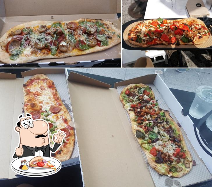 Попробуйте пиццу в "&pizza - E Street"