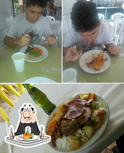 Comida em Frudane Rotisserie