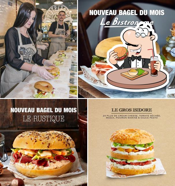 Ordina un hamburger a BAGELSTEIN • Bagels & Coffee shop