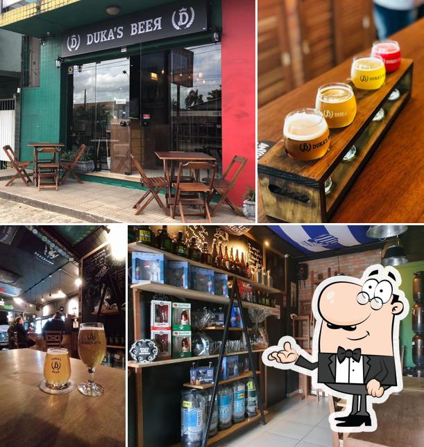 O interior do Duka's Bar E Café