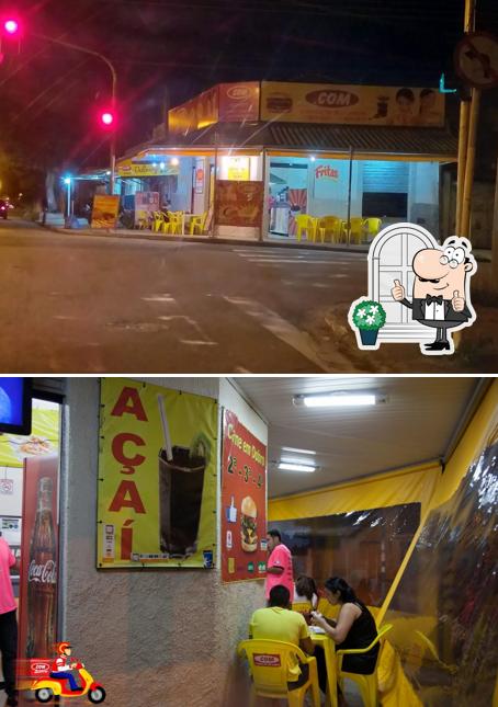 O exterior do Disque Lanches Taubaté Ponto Com