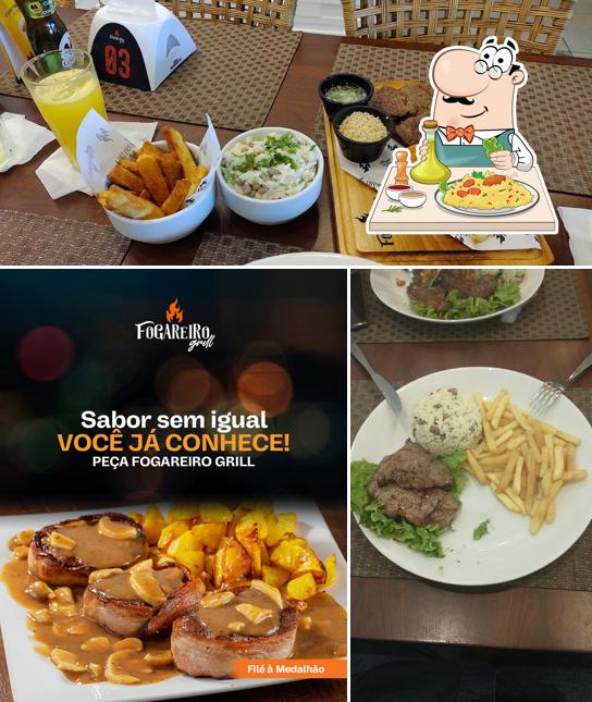 Comida em Fogareiro Grill