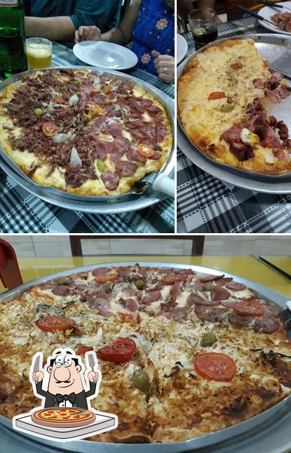 Experimente pizza no Restaurante e Pizzaria o Braseiro