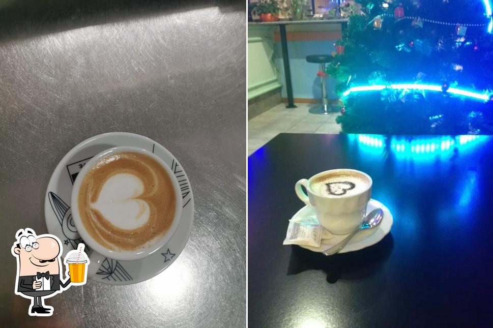 Goditi un drink a Caffè dei Piazza