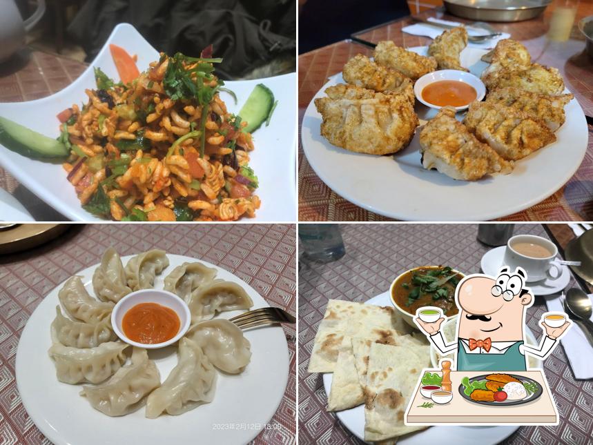 Еда в "Manakamana Nepali Restaurant"