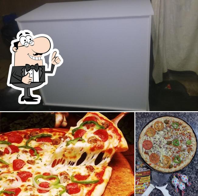 Look at this image of Disk Pizza Fênix