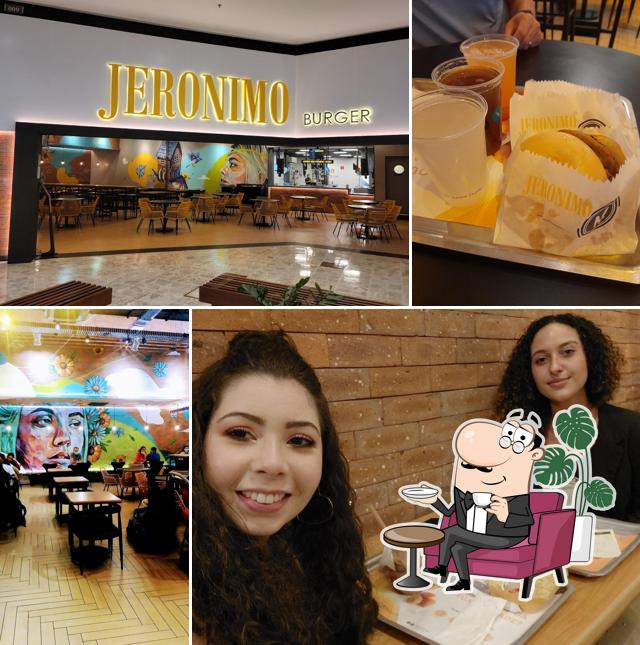 O interior do Jeronimo Burger - Grand Plaza