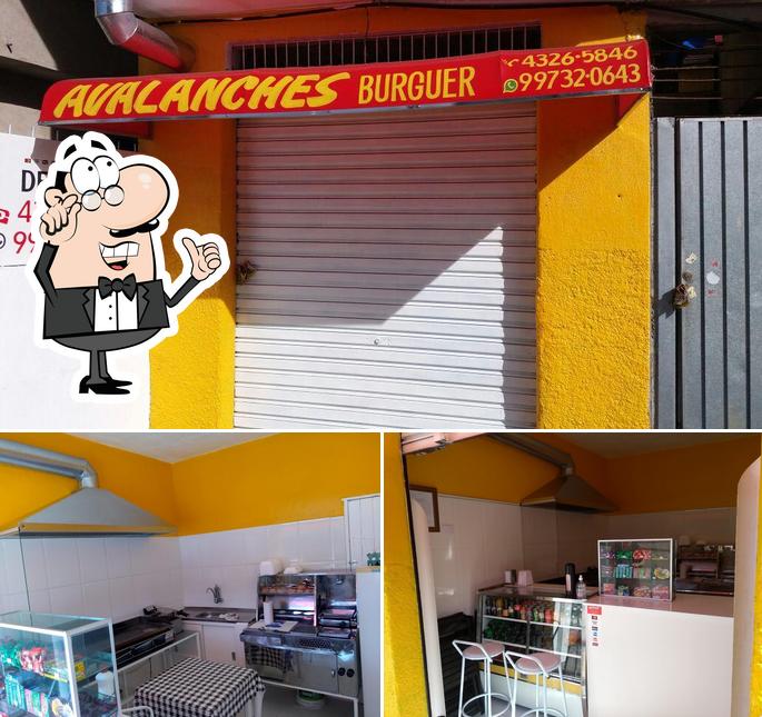 O interior do Avalanches Burguer