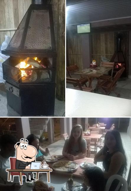 Veja imagens do interior do Dindo's Lanches - Lancheria e Pizzaria