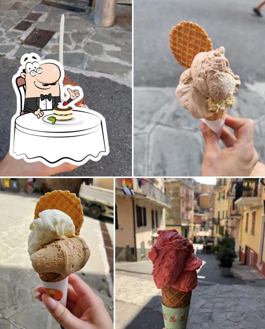 Gelateria Manarola serve un'ampia selezione di dolci