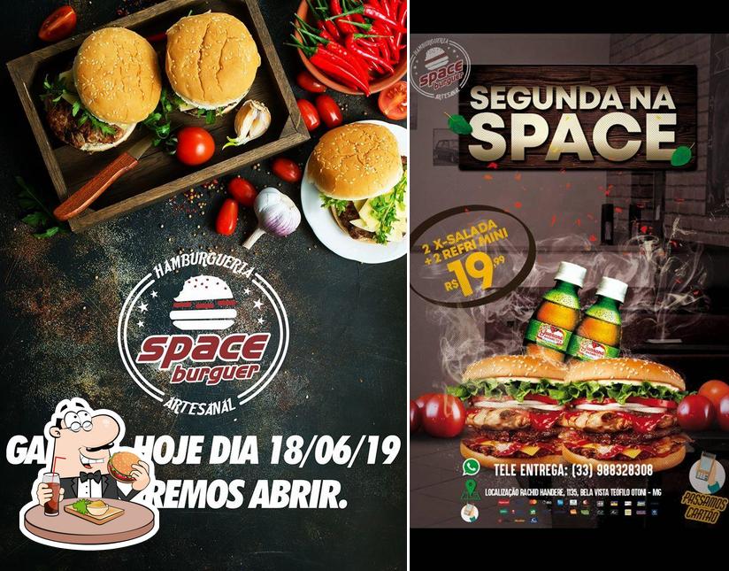 Delicie-se com um hambúrguer no Space burguer