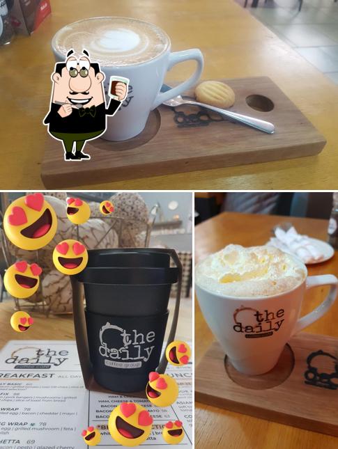 Насладитесь напитками из бара "The Daily Coffee Café Langebaan"