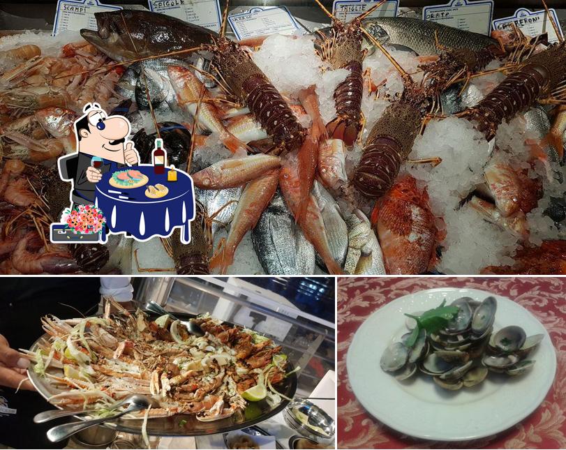 I clienti di Ristorante Marechiaro possono gustare vari prodotti di cucina di mare