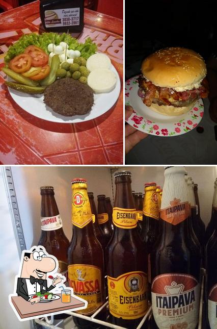 Esta é a imagem apresentando comida e cerveja no Celso Lanches