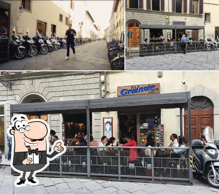 Goditi la vista dagli esterni di Ala Grande Caffè (Caffè Rosanò)