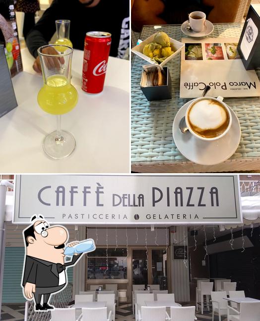 Cafe Marco Polo se distingue par sa boire et intérieur