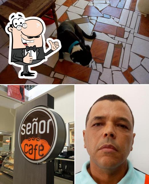 See this pic of Señor Café