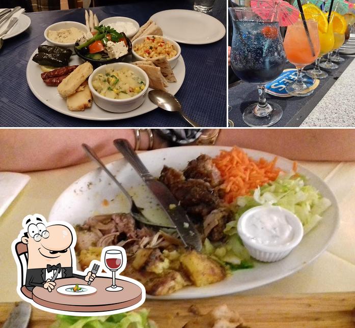 Las fotos de comida y bebida en Simply Greek Tavern