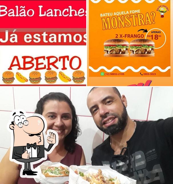 Это изображение паба и бара "Balão Lanches"