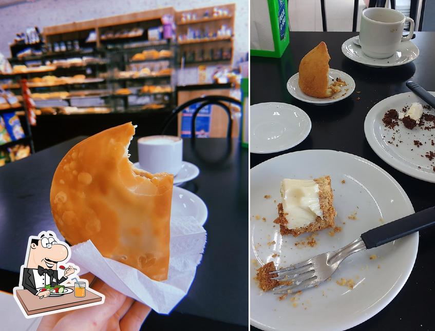 Comida em Padaria e Confeitaria Timboense