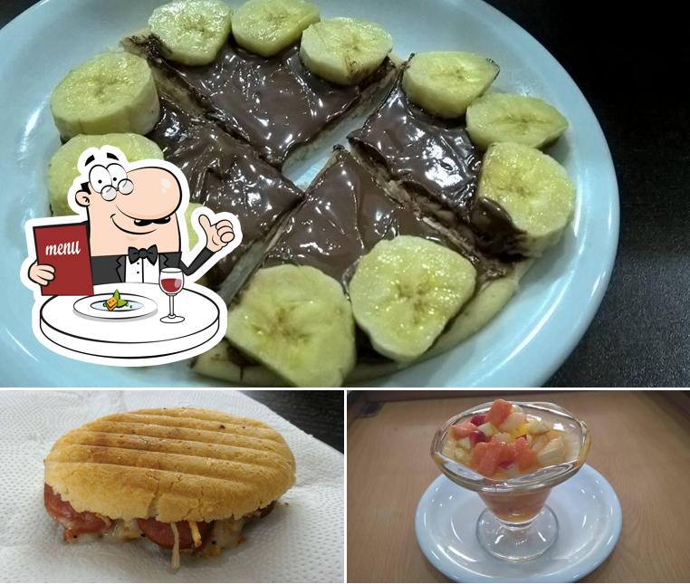 Comida em Robert Café