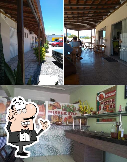 Esta é a foto apresentando interior e exterior no Restaurante Mister Frango