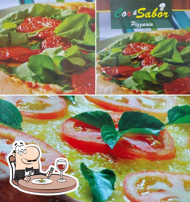 Comida em Pizzaria Cor & Sabor