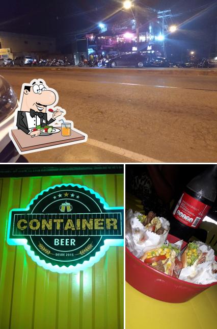 Entre diferentes coisas, comida e exterior podem ser encontrados no Container Beer