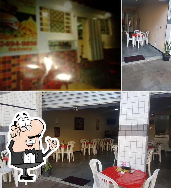 O interior do Freds Burguer