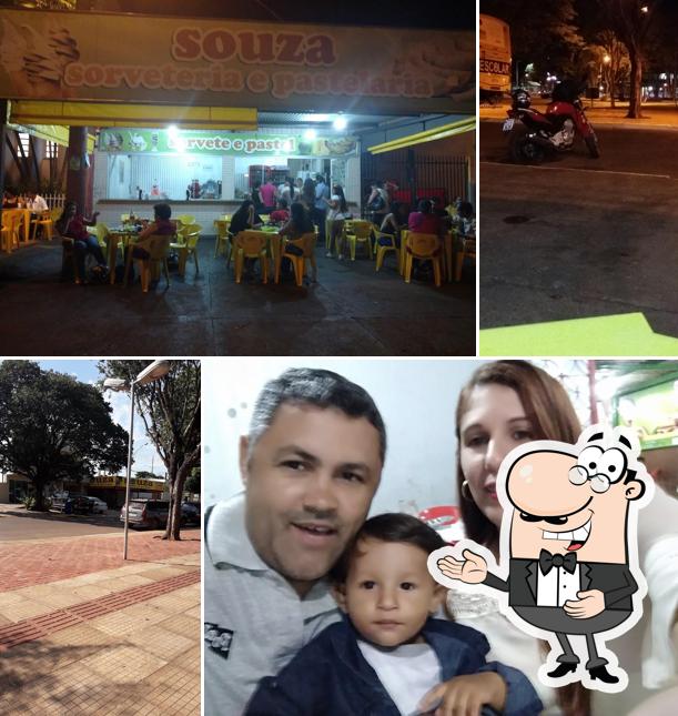 Look at the photo of Souza Lanches