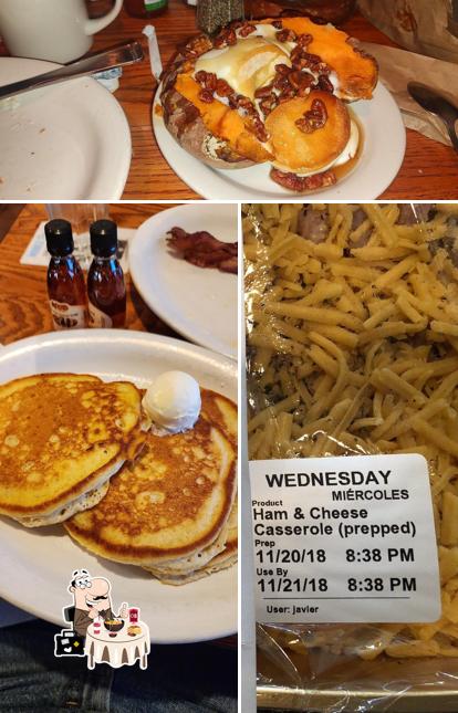 Cracker Barrel Old Country Store, 4691 Gemini Pl in Fort Worth