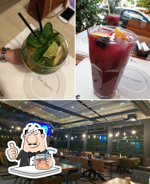 Mira las fotografías donde puedes ver bebida y interior en Noi Restaurant