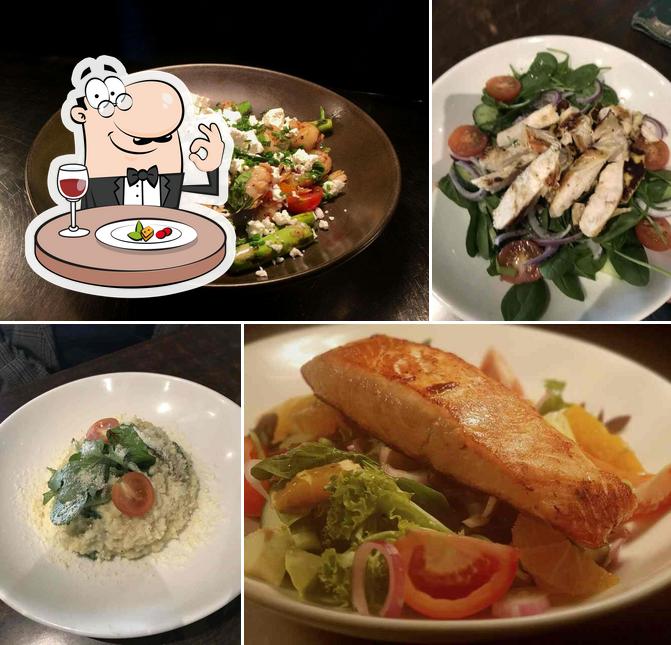 The Pepper Lounge in Jindalee Restaurant menu and reviews