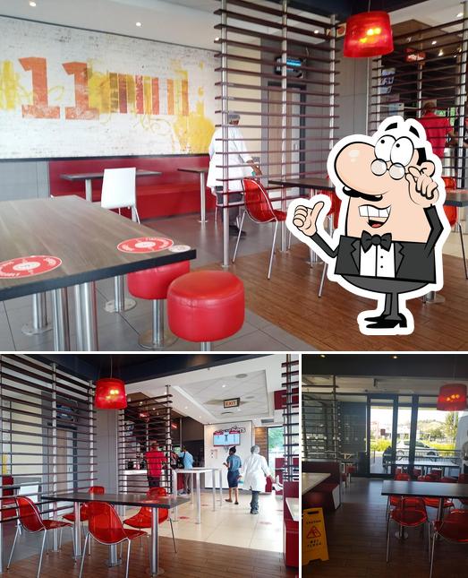 KFC Constantia Kloof restaurant, Roodepoort, 14th Ave District Shopping