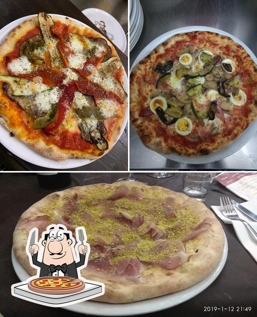 Prenditi una pizza a TRATTORIA DEL CORSO