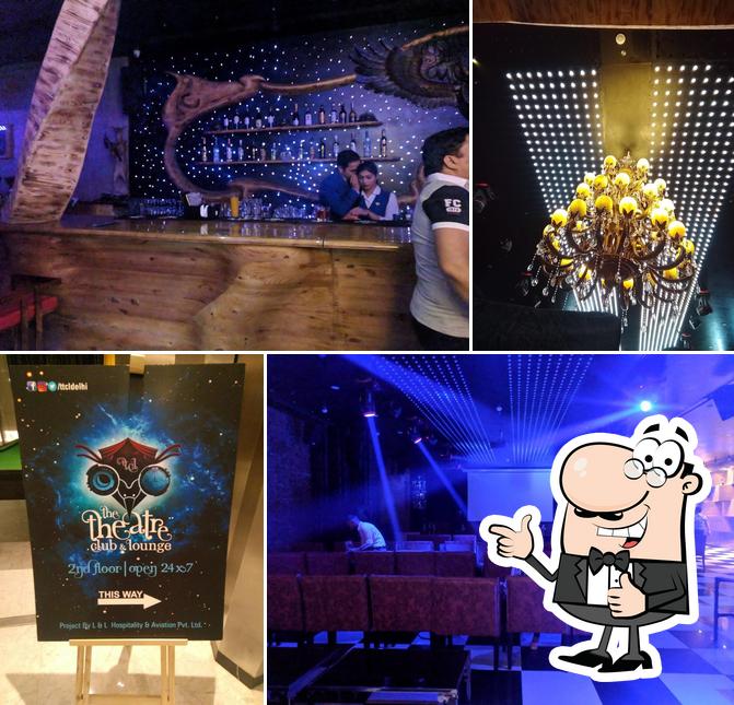 The Theatre Club & Lounge, New Delhi, Radisson Blu Hotel Restaurant