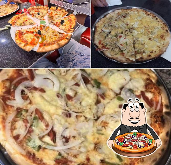 En Le Napoli Pizzeria, puedes pedir una pizza