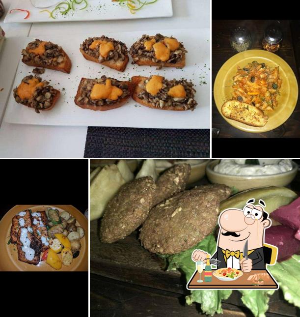 Food at Cafe ILLUMINATII