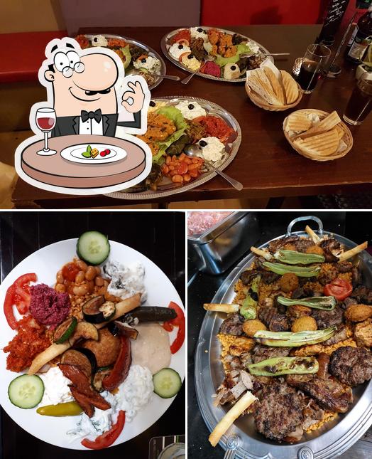 Las imágenes de comida y interior en Hattis Restaurant
