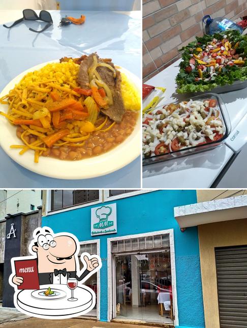 Entre diversos coisas, comida e interior podem ser encontrados no RESTAURANTE MM