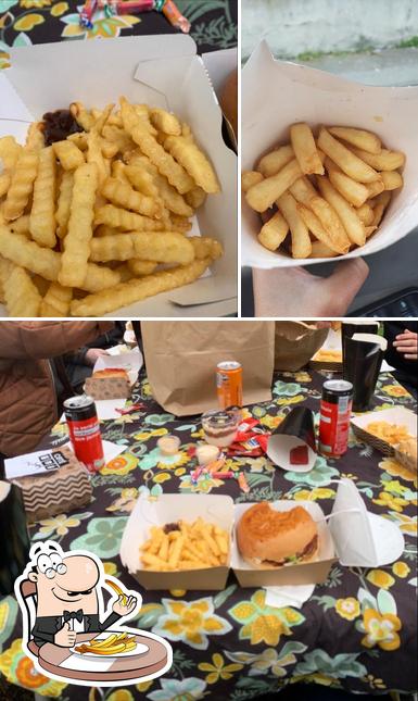 Dégustez des pommes frites à Côté Burgers